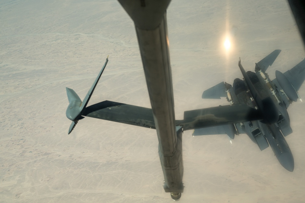 F15-E aerial refueling