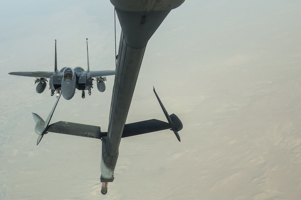 F-15E aerial refueling