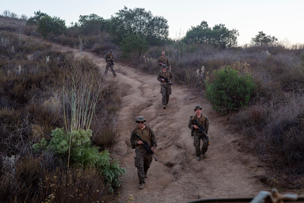 15th MEU Marines conduct amphibious assault training