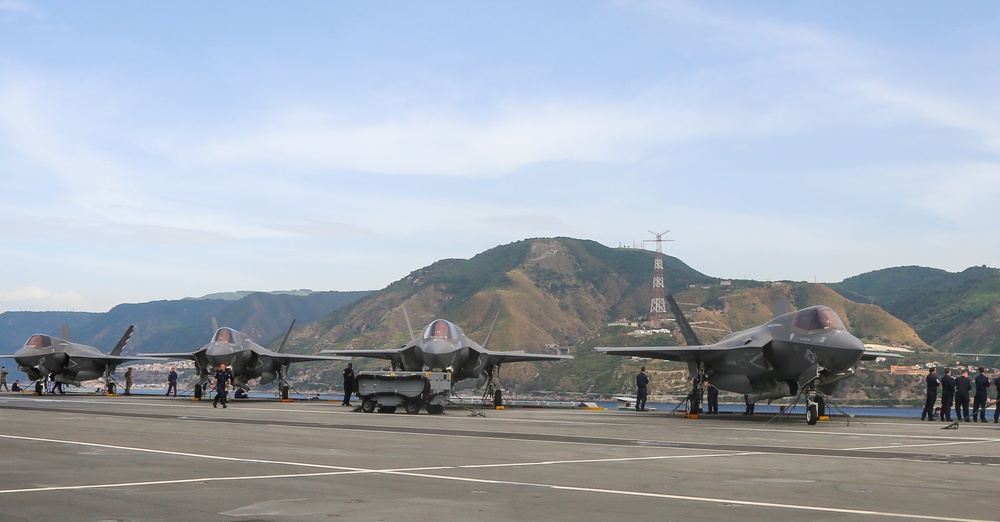 CSG-21 Transit Strait of Messina