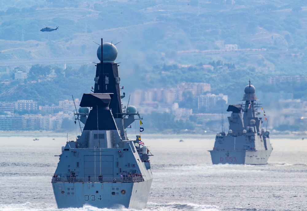 CSG-21 Transit Strait of Messina