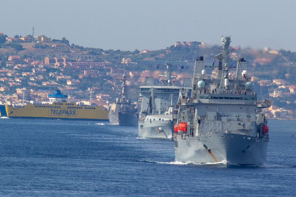 CSG-21 Transit Strait of Messina