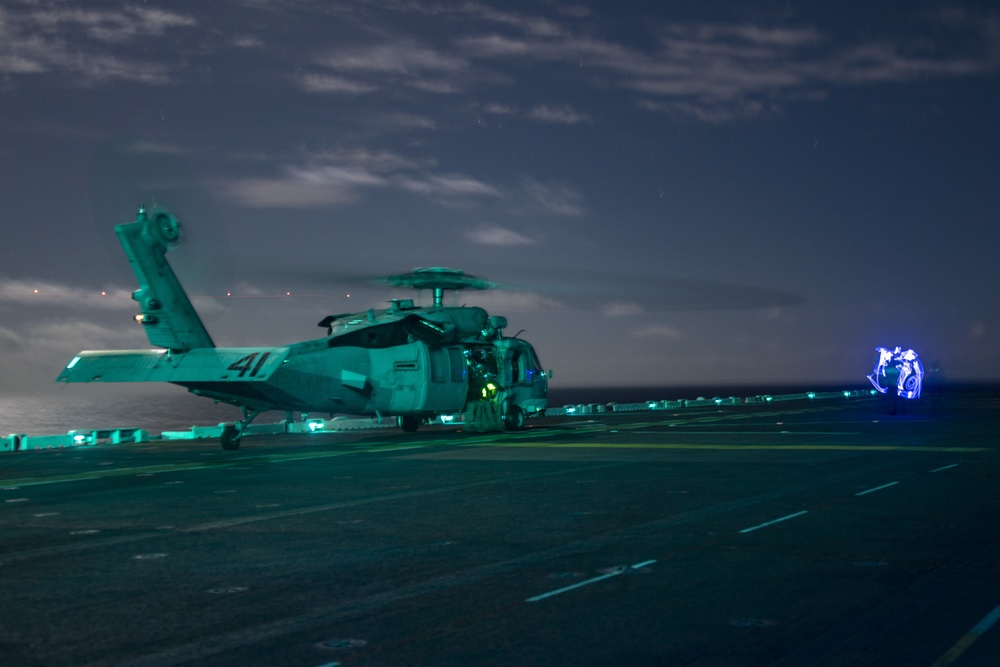 15th MEU ADR Detachment fast-ropes aboard USS Makin Island