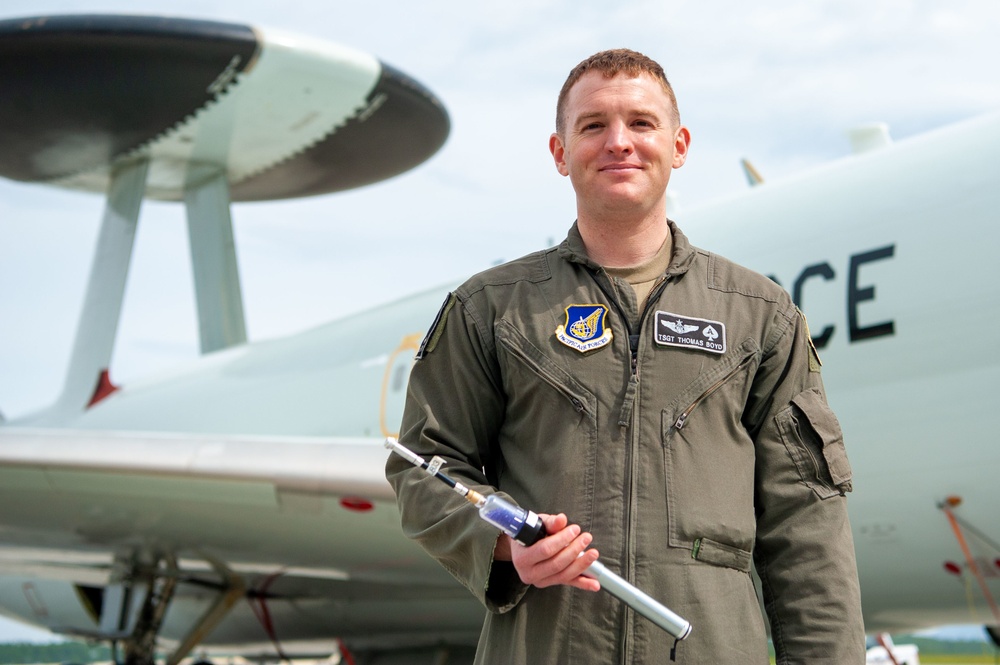 962nd AACS Airman alleviates the pressure from the E-3 Sentry