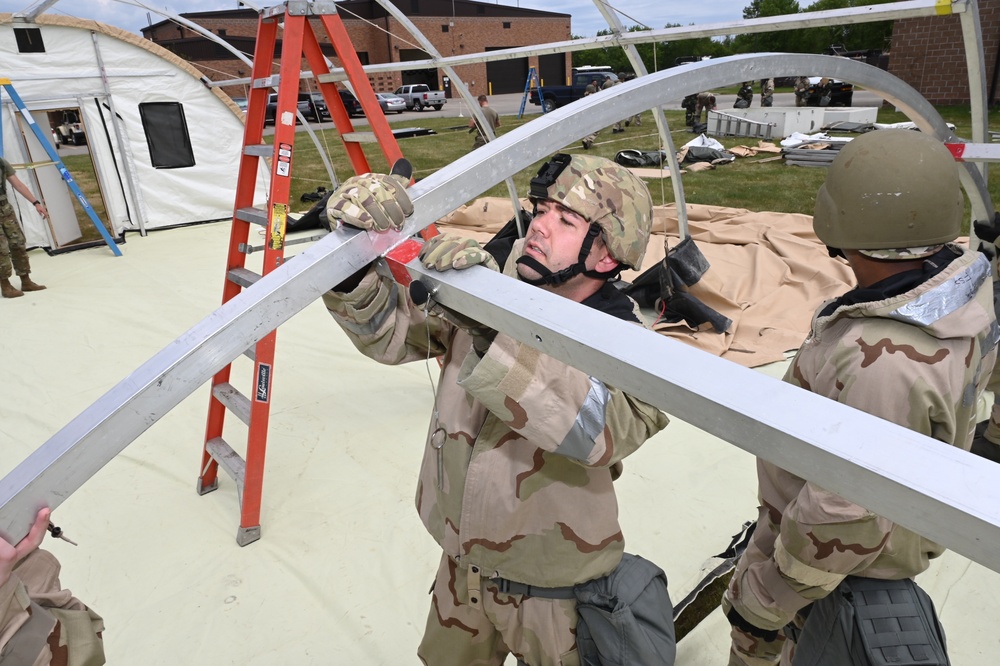 119th Services Flight sets up mobile kitchen and feeds unit during exercise