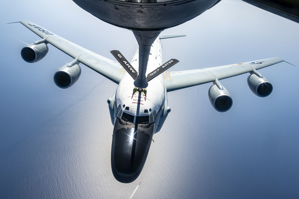 U.S Air Force KC-135R Stratotanker Refuels A U.S. Air Force RC-135 Rivet Joint