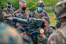 2d MARDIV CG visits French Forces
