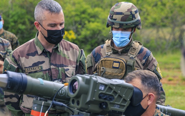 2d MARDIV CG visits French Forces