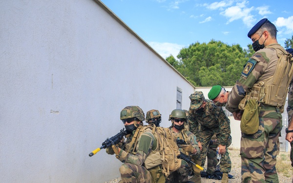 2d MARDIV CG visits French Forces