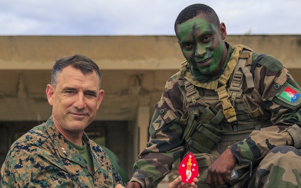 2d MARDIV CG visits French Forces