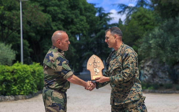2d MARDIV CG visits French Forces