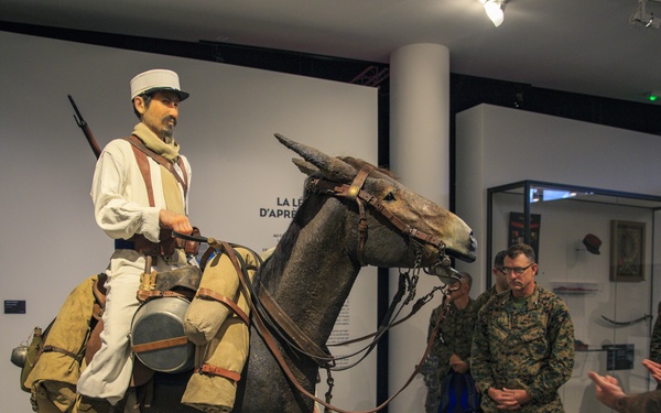 2d MARDIV CG visits French Forces