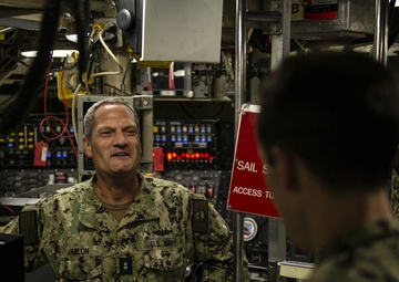 COMSUBPAC Visits USS Pennsylvania (SSBN 735)