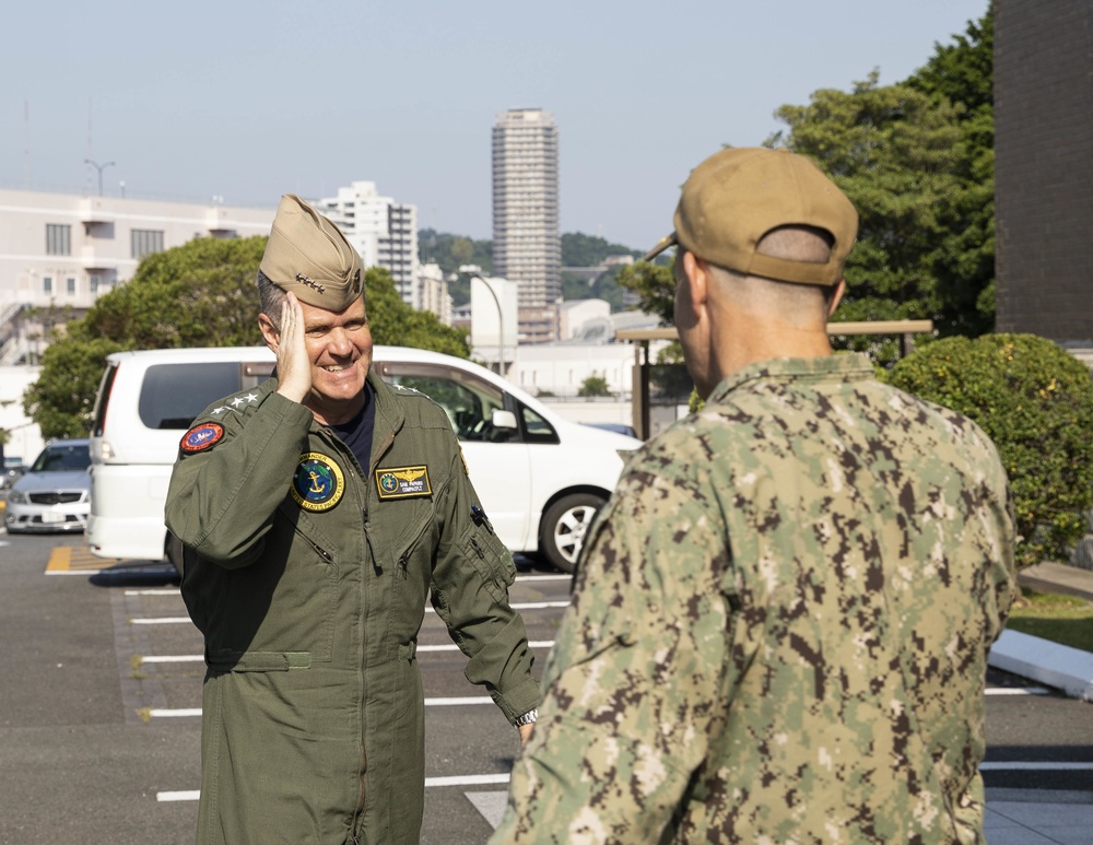 Commander, U.S. Pacific Fleet visits Commander, U.S. 7th Fleet