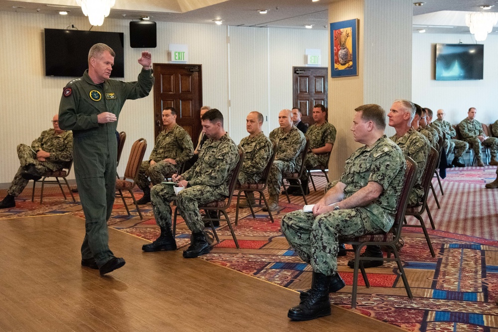 Commander, U.S. Pacific Fleet visits CFAY
