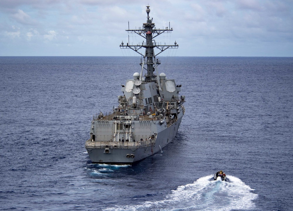 USS Shiloh CG 67 and USS Halsey DDG 97 VBSS Exercise