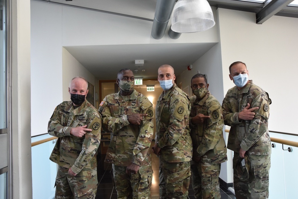 The Army Surgeon General visits Wiesbaden Health Clinic