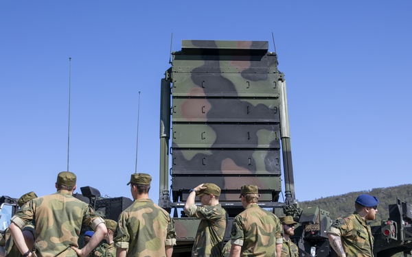 41st FAB and Norwegian Army Talk Shop