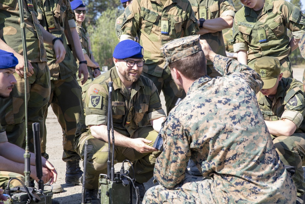 41st FAB and Norwegian Army Talk Shop
