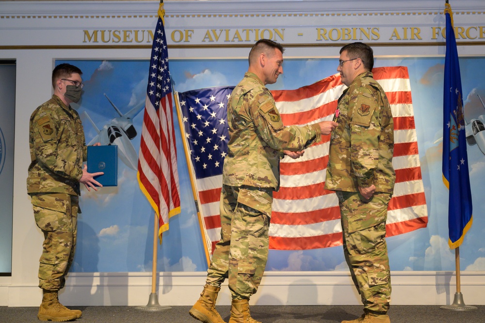 461st Maintenance Group welcomes new commander