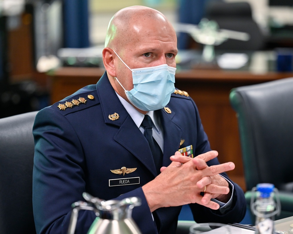 CSO Raymond meets Colombian Gen. Rueda