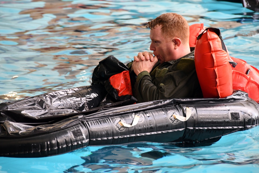 910 AFE conducts aircrew water survival training at YSU pool