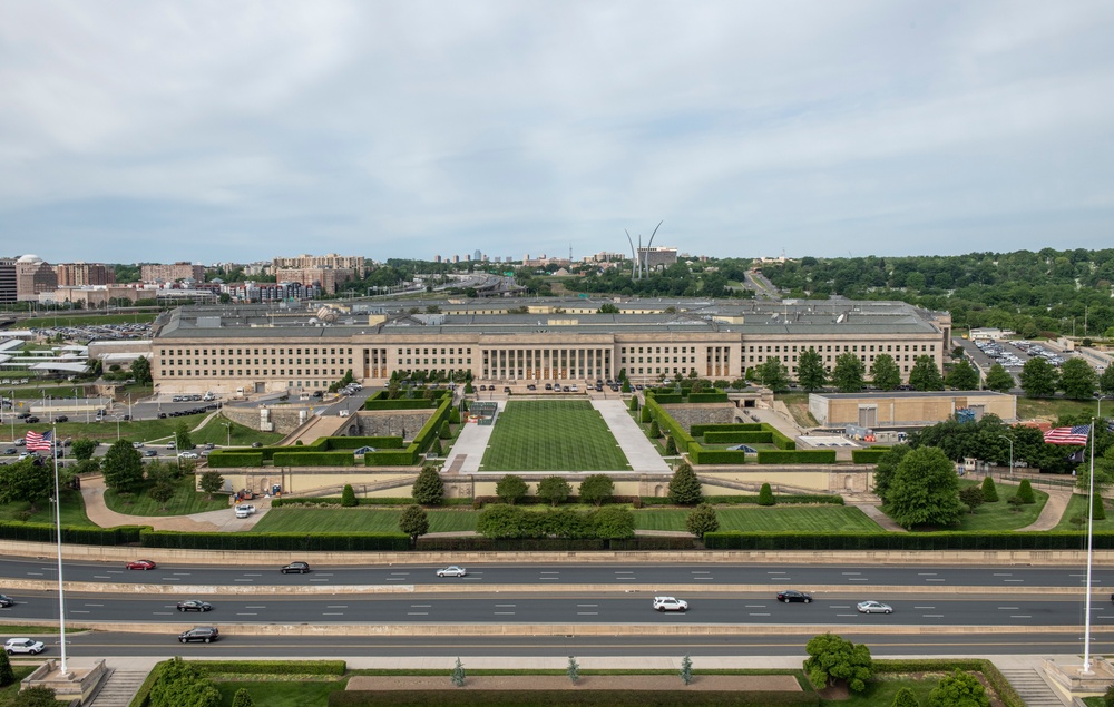 Aerial photos over Pentagon and National Mall