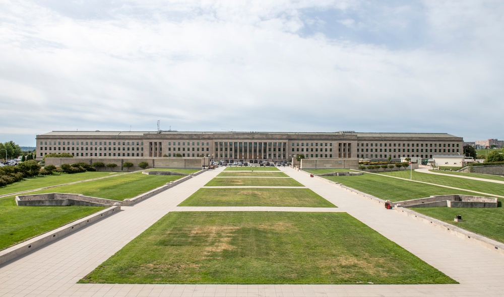 Aerial photos over Pentagon and National Mall