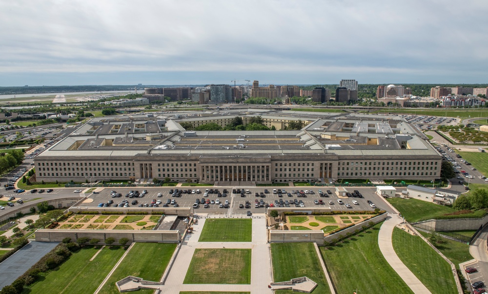 Aerial photos over Pentagon and National Mall