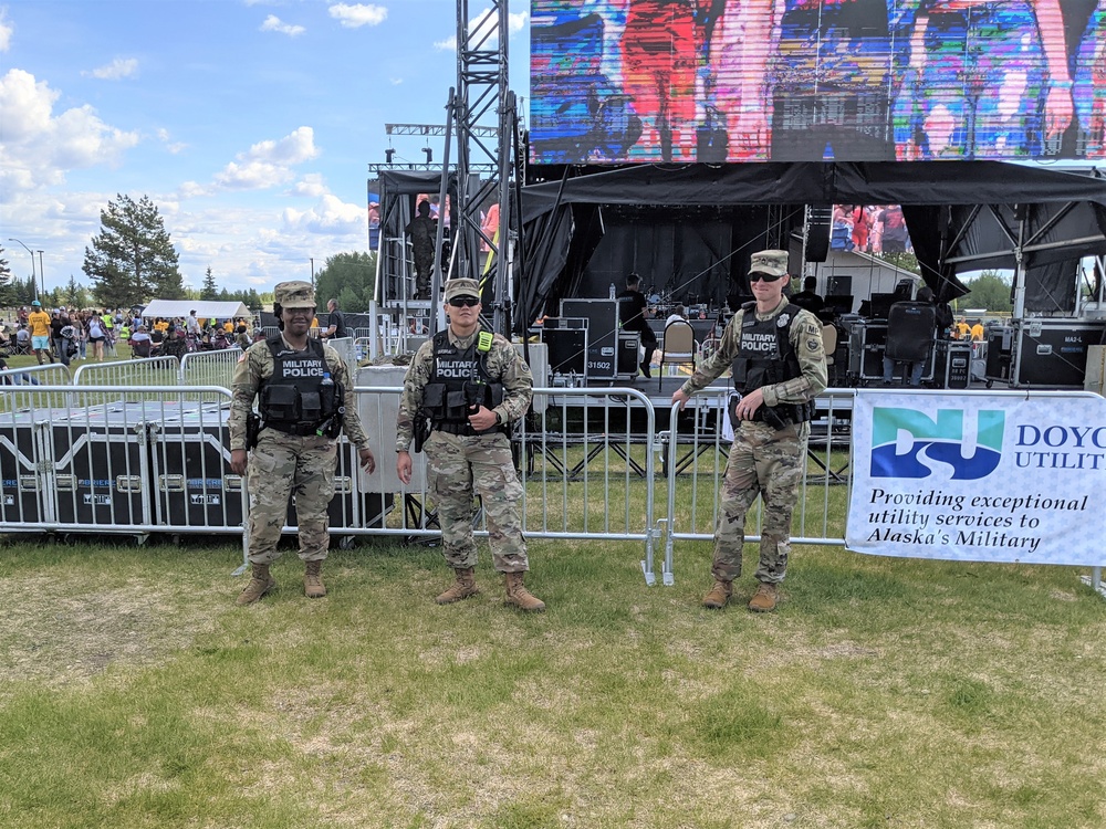 Fort Wainwright hosts first summer concert in two years