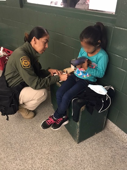 Border Patrol Agents Encounter Child Along Border Wall