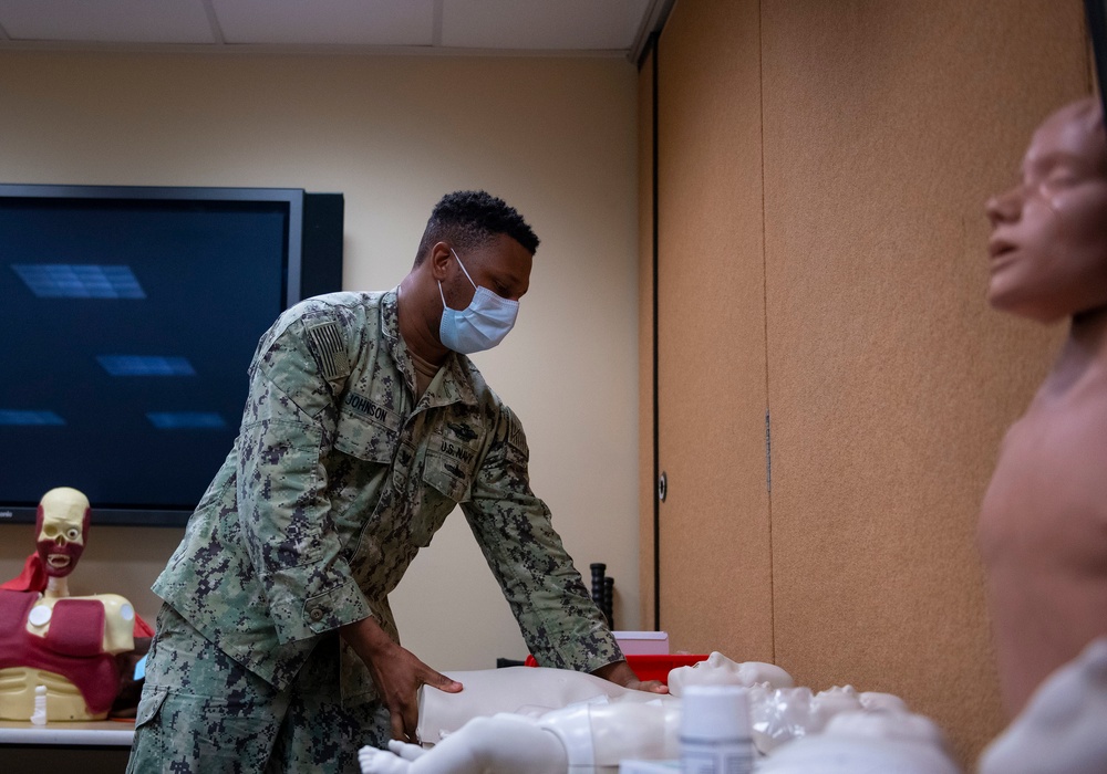 Hospital Corpsman trains Sailors at Joint Base Charleston