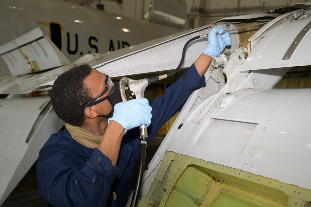 116 ACW ISO dock adopts innovative process for E-8C Joint STARS inspections