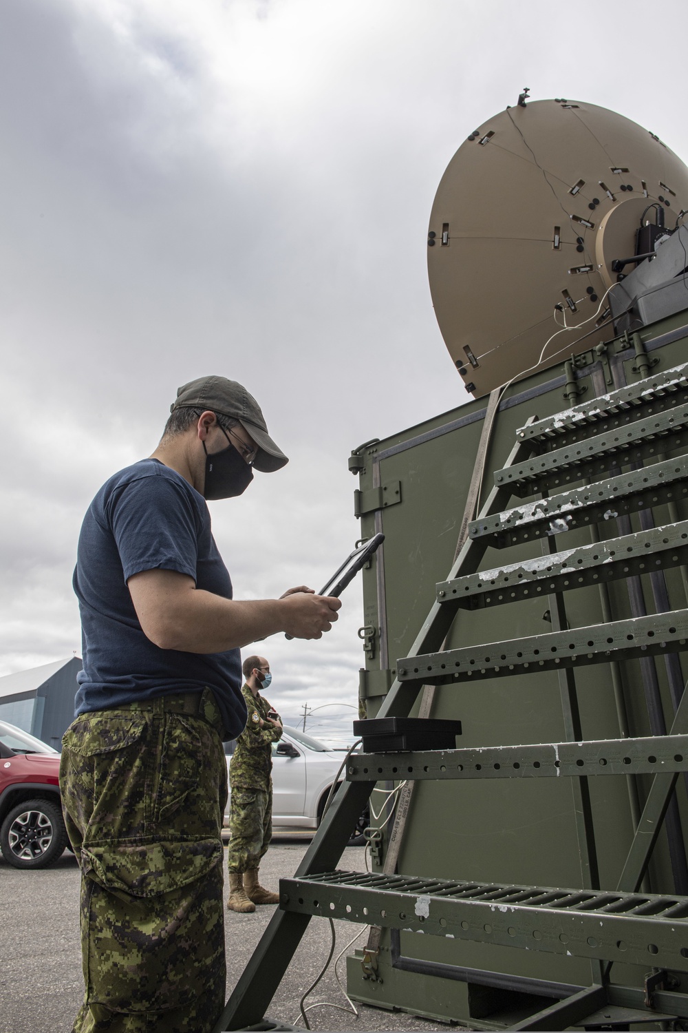 FA-240 Satellite Antenna