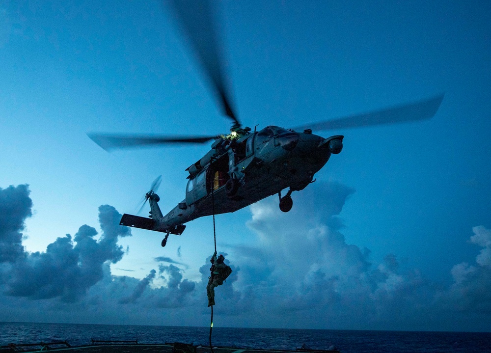 USS Shiloh CG 67 Underway June 6, 2021 Fast Rope