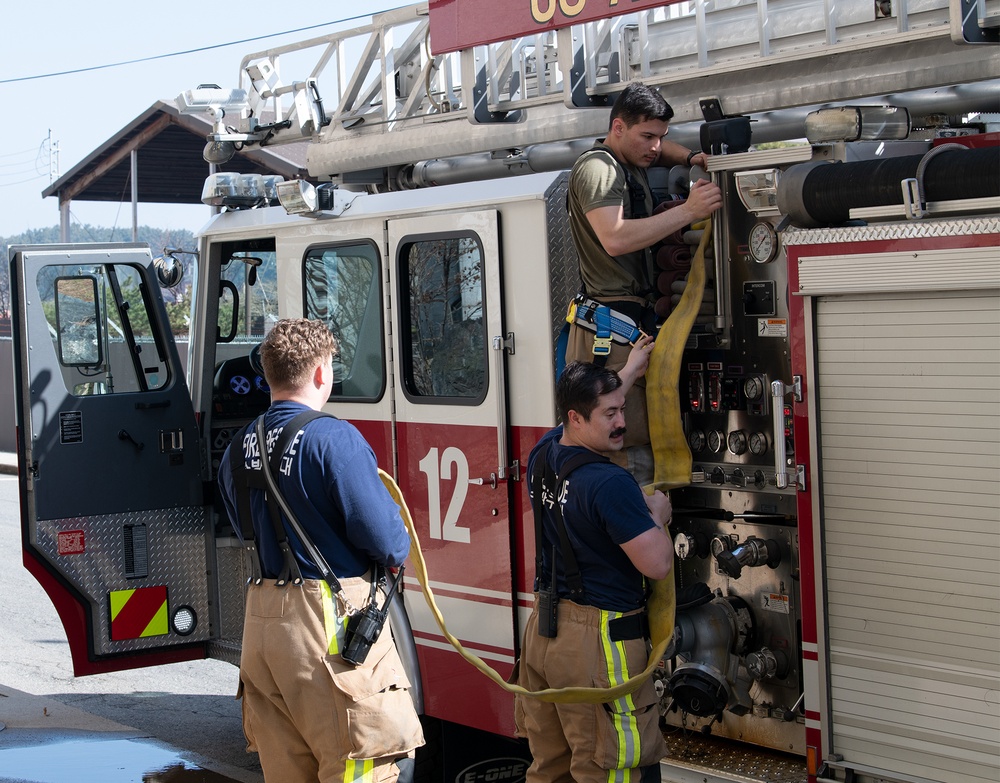 8th Civil Engineer Squadron fire department trains in high-rise firefighting exercise