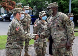 Army Surgeon General visits Regional Health Command Europe