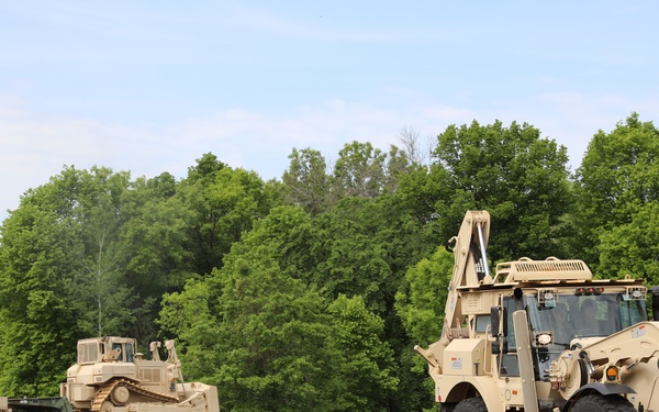 Engineers Conduct LOCB Convoy Operations