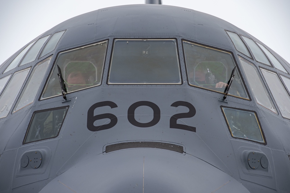 Troops arrive at Canadian Forces Station Alert