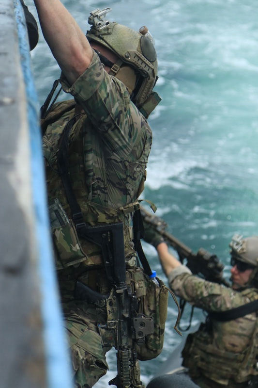 1st SFG (A) Green Berets search and seize ship in training exercise held alongside Sri Lanka SOF