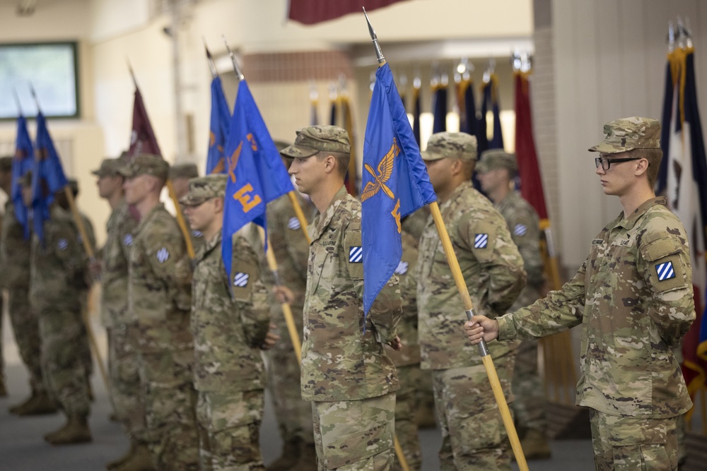 The Knighthawk Soldiers of the 2nd Battalion, 3rd General Support Aviation Battalion welcome their new commander.