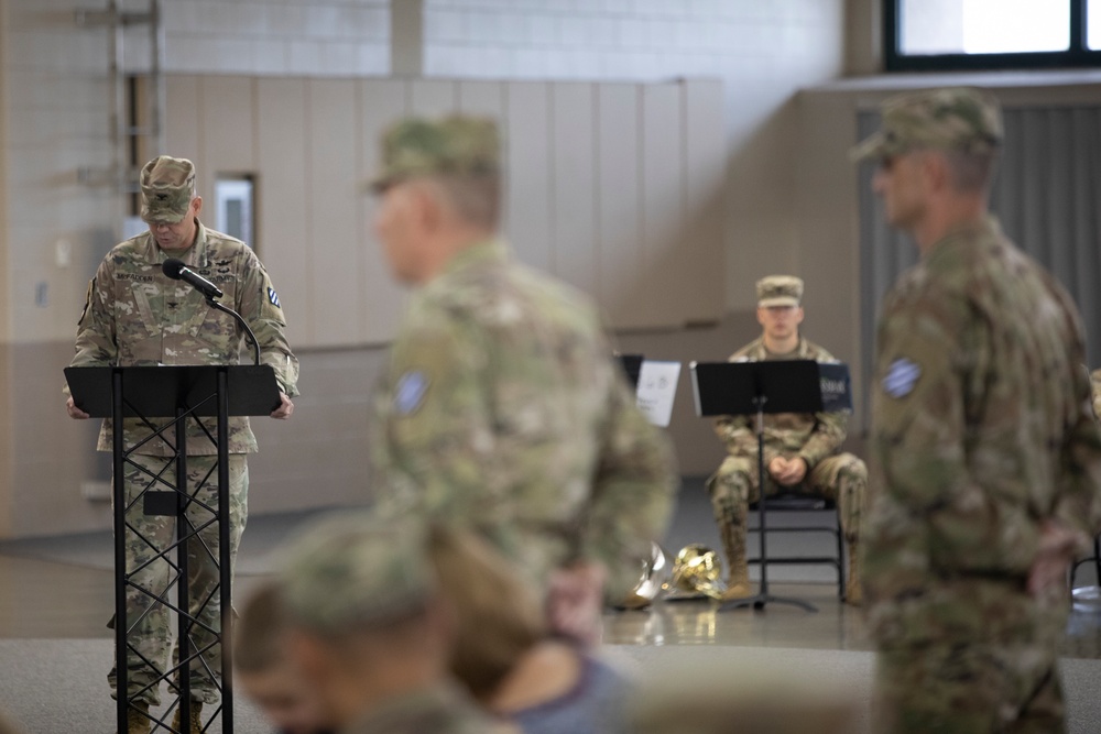 The Knighthawk Soldiers of the 2nd Battalion, 3rd General Support Aviation Battalion welcome their new commander.