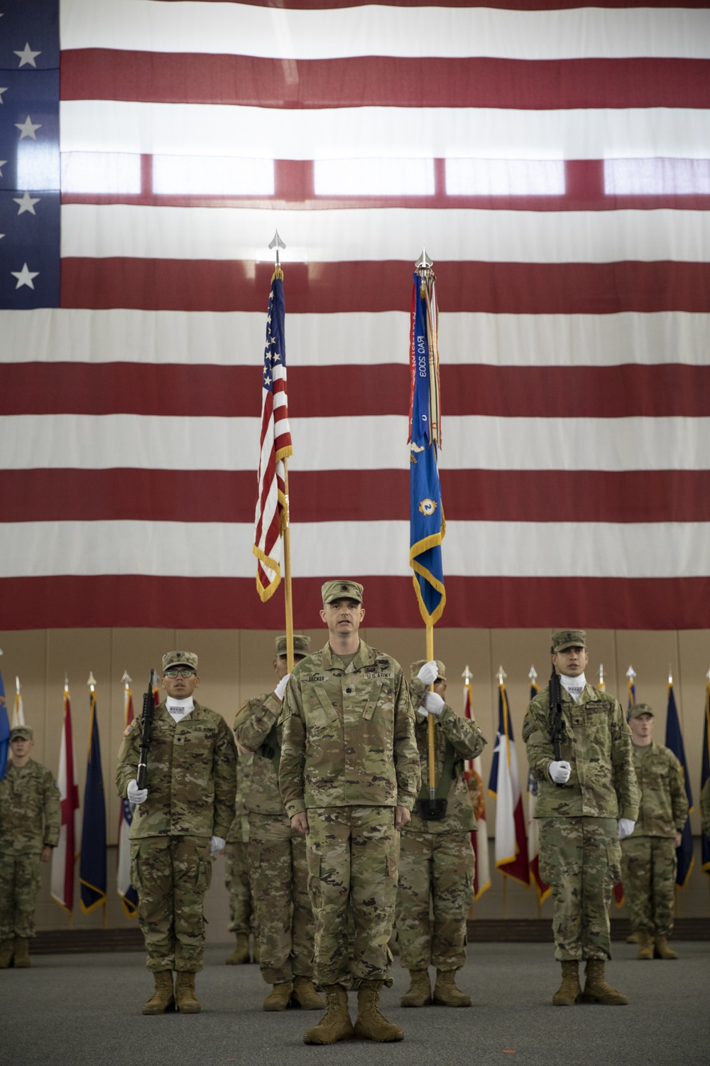 The Knighthawk Soldiers of the 2nd Battalion, 3rd General Support Aviation Battalion welcome their new commander.