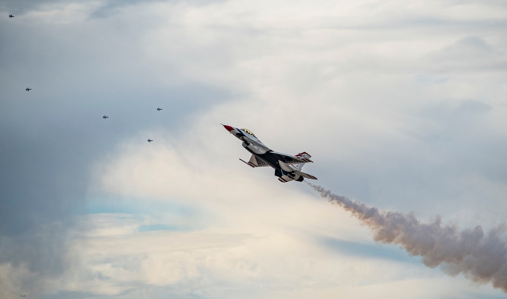 Thunderbirds practice for show season