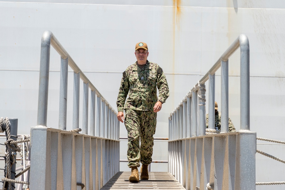 Naval Surface Force, U.S. Pacific Force Surgeon visits USS Fort Worth (LCS 3)