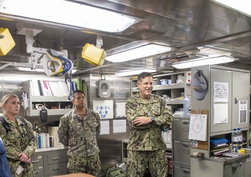 Naval Surface Force, U.S. Pacific Force Surgeon visits USS Fort Worth (LCS 3)