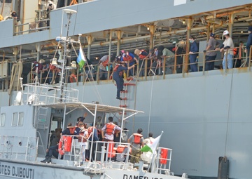Djibouti Coast Guard helps distressed mariners to shore