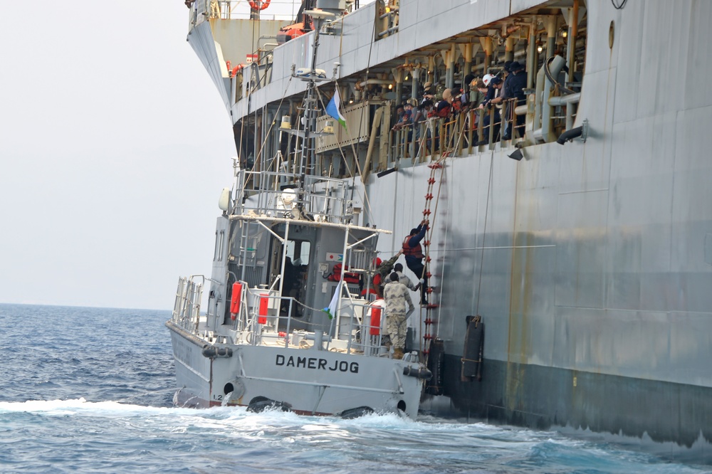 Djibouti Coast Guard helps distressed mariners to shore