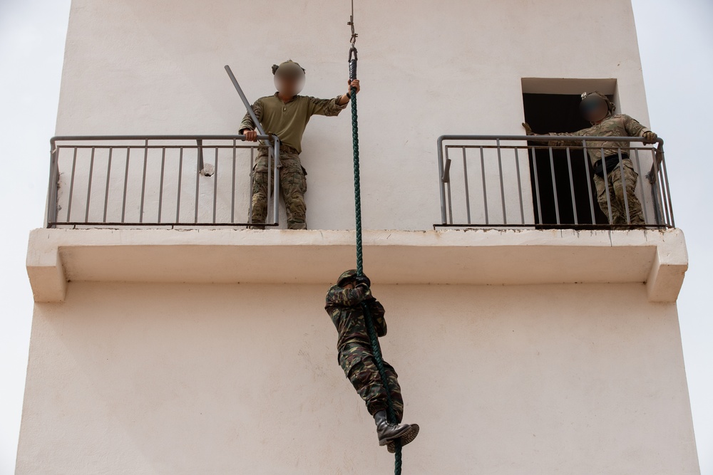 Moroccan and 19th Special Forces Group Fast Rope Training