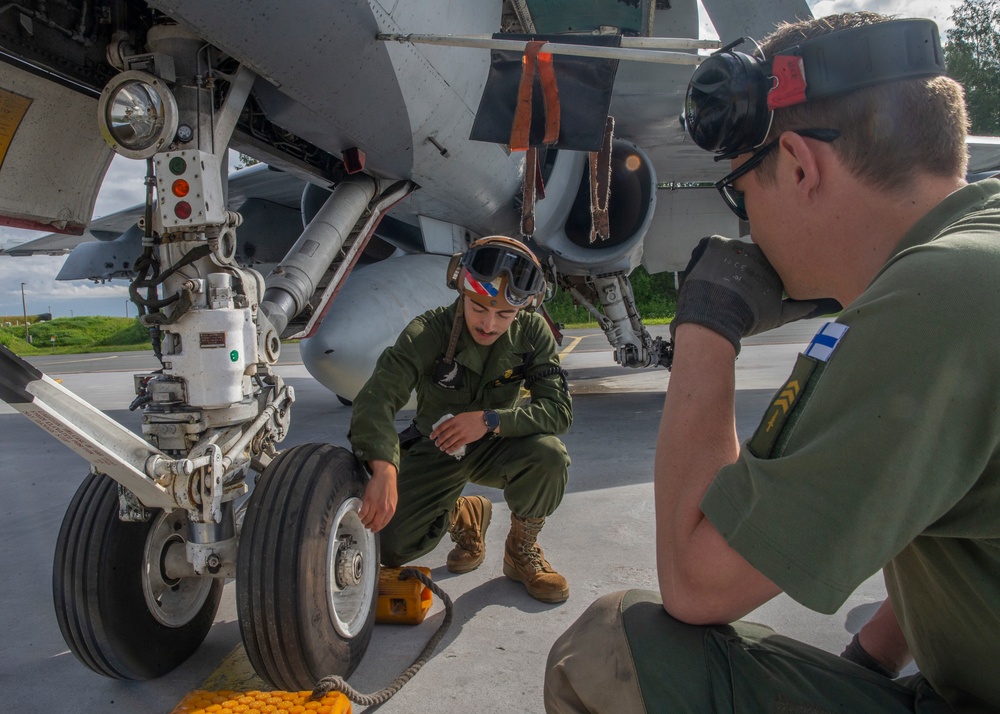 Marines conduct close air support training with Finnish Air Force